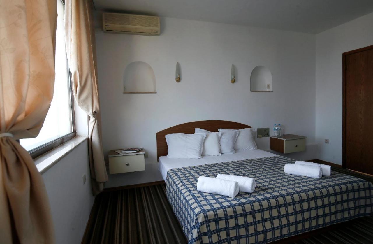Hotel Corona Sveti Vlas Dış mekan fotoğraf