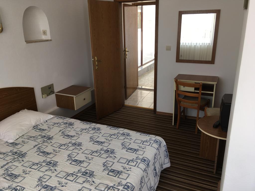 Hotel Corona Sveti Vlas Dış mekan fotoğraf