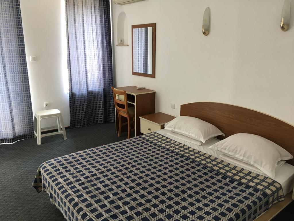 Hotel Corona Sveti Vlas Dış mekan fotoğraf